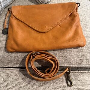 Wanderers Travel Co Marseille Crossbody Clutch Tan Full Grain Leather GUC